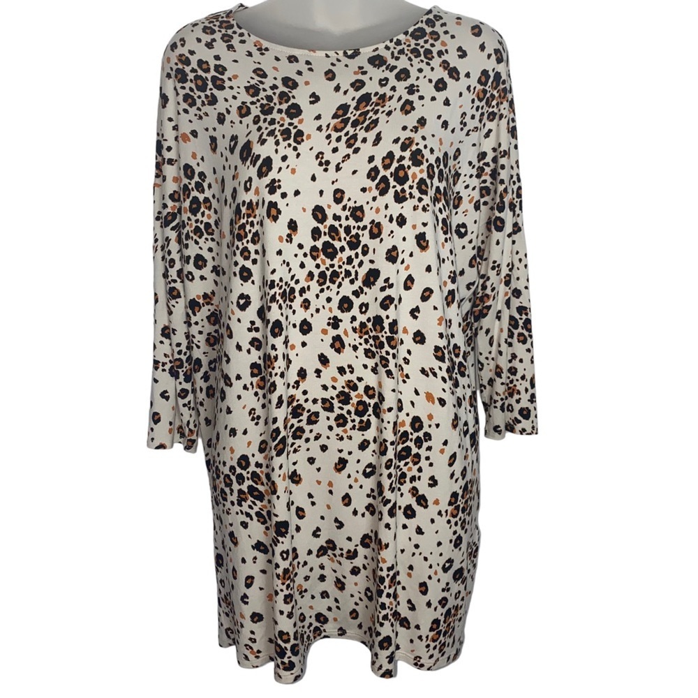 Chicos cheetah print white tunic length top size medium